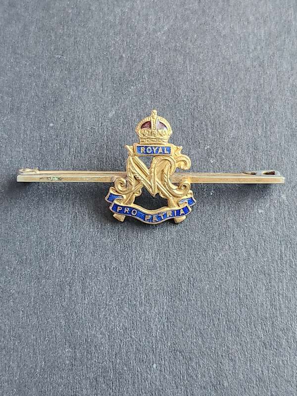 Royal Pro Partia Sweetheart Pin Brooch- as per photograph