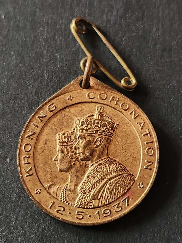 Union of SA Bronze Medallion to Commemorate the Coronation of King George VI 2.5.1937 - as per photo