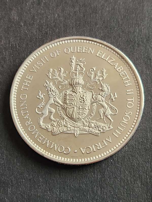 Silver Medallion to Commemorate the visit of Queen Elizabeth II to SA 1995 (.999 Silver) 19.9g