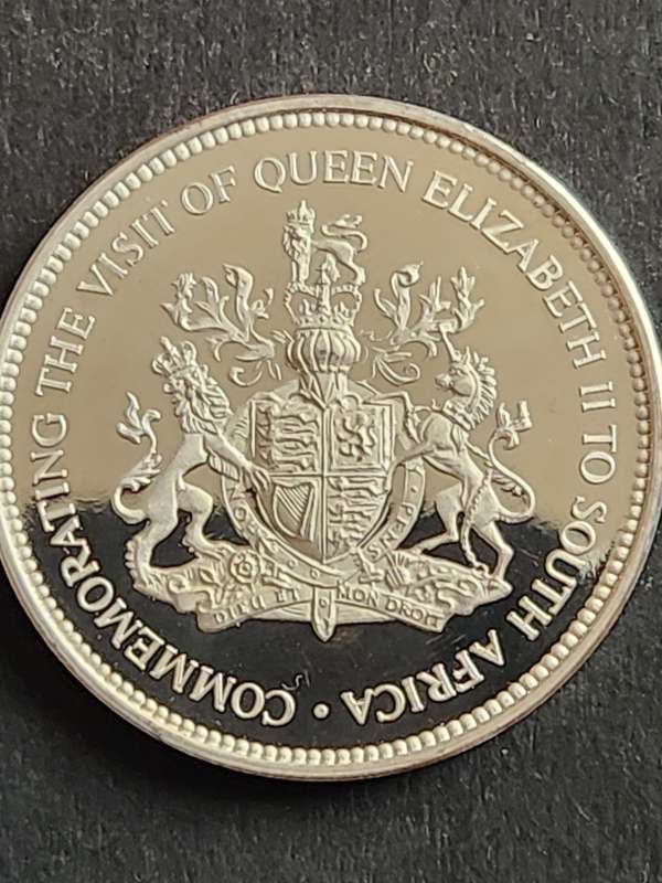 Silver Medallion to Commemorate the visit of Queen Elizabeth II to SA 1995 (.999 Silver) 19.9g