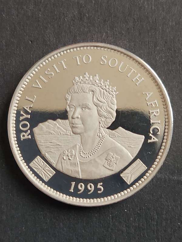 Silver Medallion to Commemorate the visit of Queen Elizabeth II to SA 1995 (.999 Silver) 19.9g
