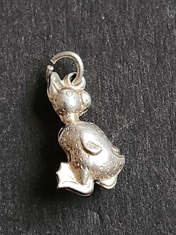 Vintage Silver Duck Charm 0.5g - as per photograph