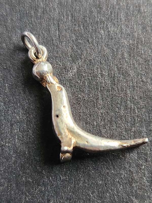 Vintage Silver Seal with Ball Charm 1.5g - as per photograph