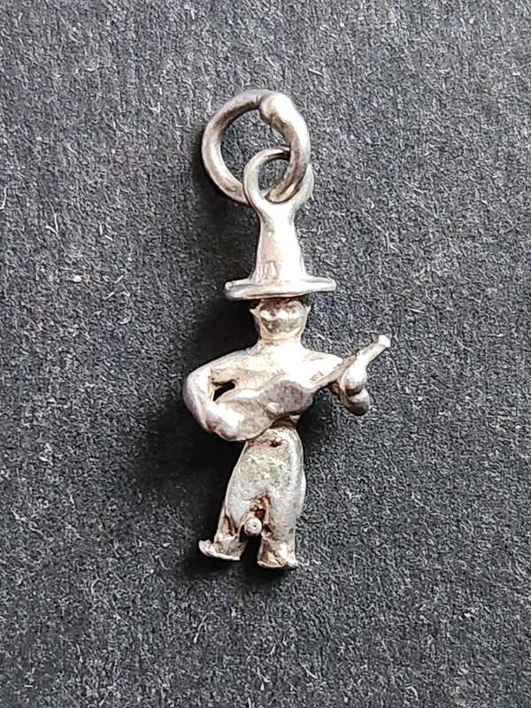 Vintage Silver Man Playing Mandelin Charm 1.8g - as per photograph