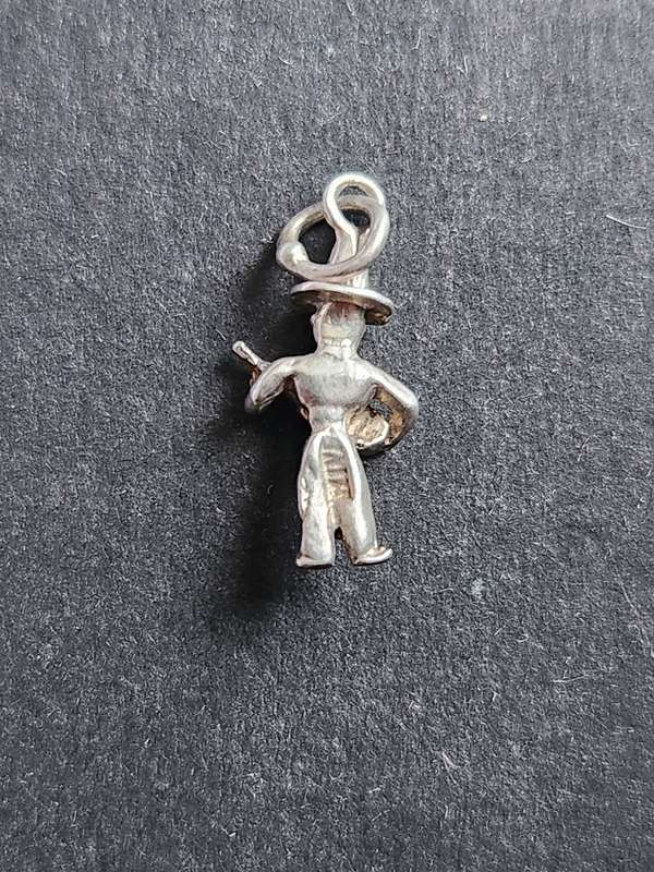 Vintage Silver Man Playing Mandelin Charm 1.8g - as per photograph