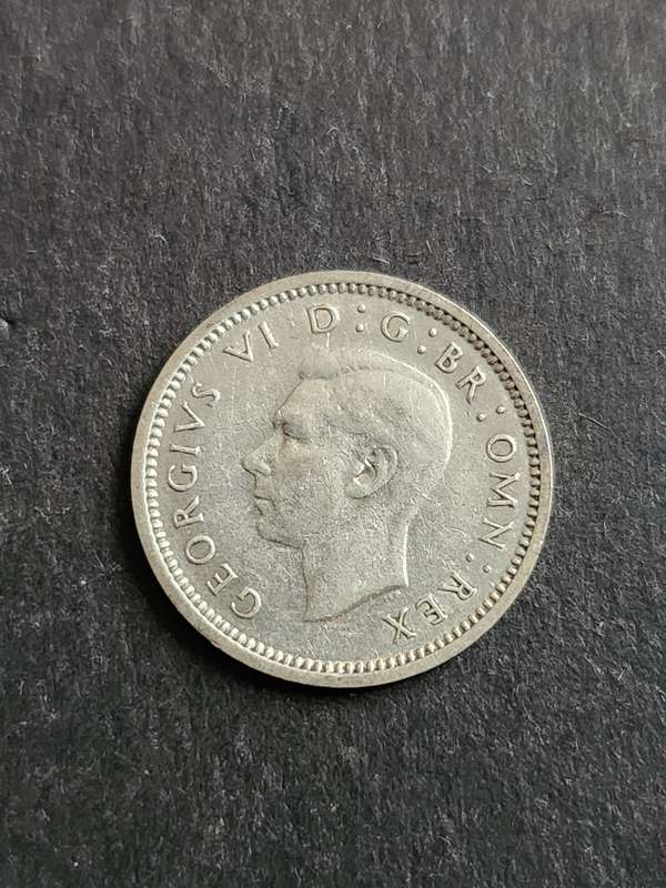 UK Threepence 1937 Silver - as per photograph