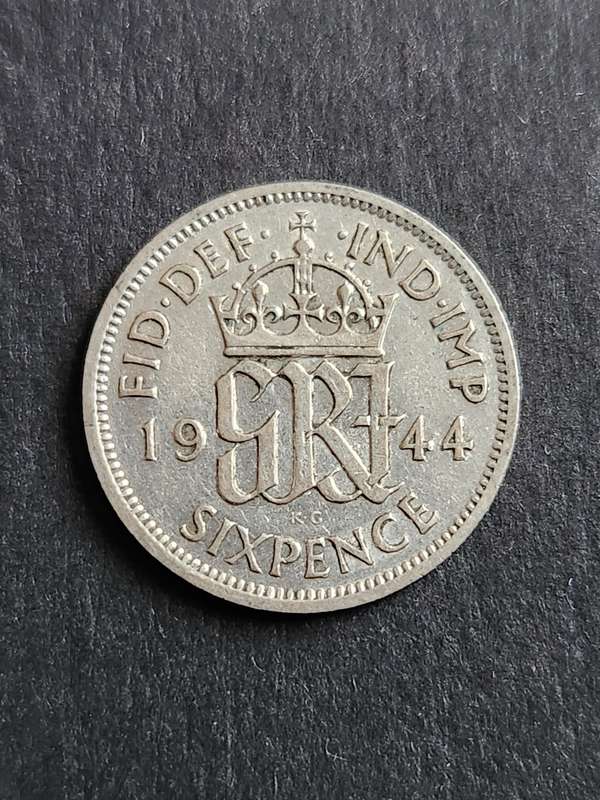 UK Sixpence 1944 Silver - as per photograph
