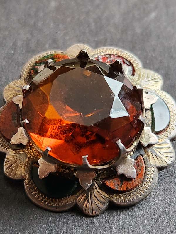 Art Deo Scottish Amber Agate 19.4 g Brooch (probably Silver - no Hallmarks) - as per photograph