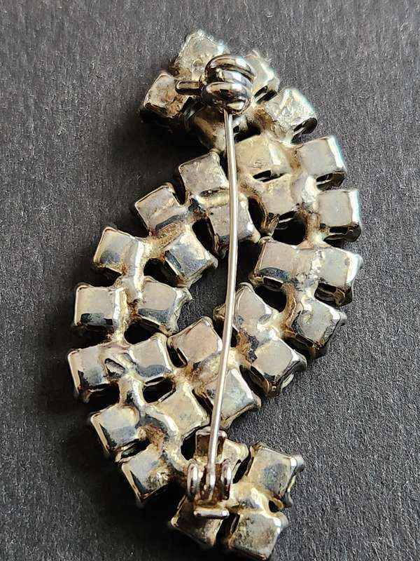 Vintage Clear Rhinestone Swirl Brooch - as per photograp