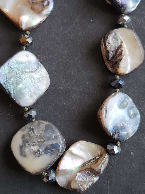 Vintage Mother of Pearl Necklace 56.5g (beautiful condition) - as per photograph
