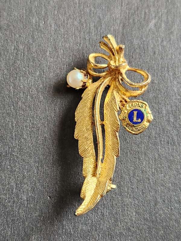 Vintage Lions Club International Gold Tone Leaf Faux Pearl Brooch Pin - as per photograph