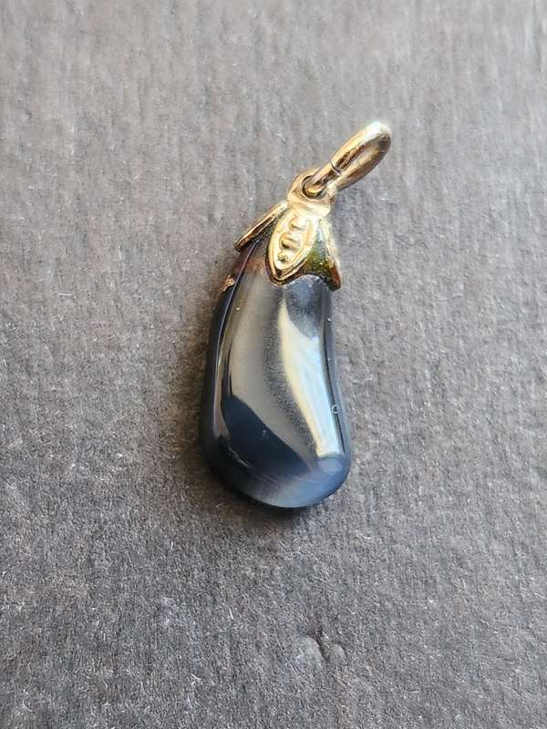 Vintage Black Onyx Drop Pendant .8g - as per photograph