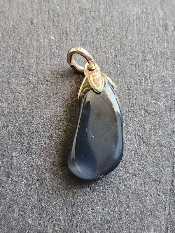 Vintage Black Onyx Drop Pendant .8g - as per photograph