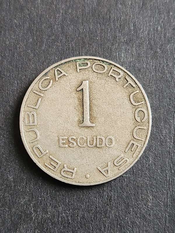 Republica Portuguesa Mozambique One Escudo 1936 - as per photograph