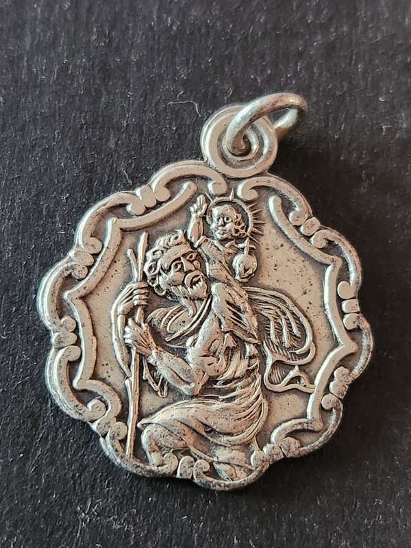 St. Christopher Sterling Silver Pendant 4.9g - as per photograph