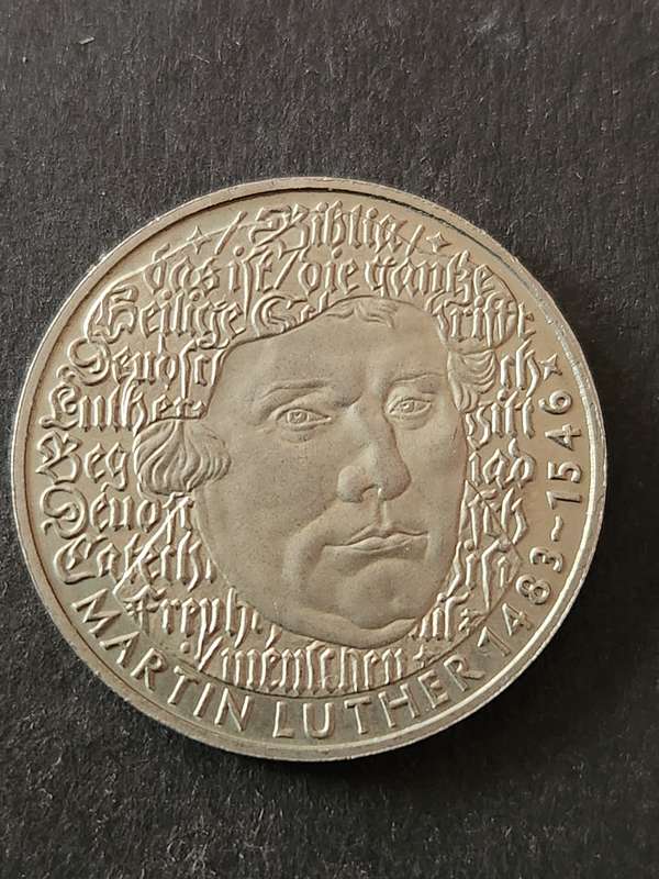 Bundes Republic 5 Deutsche Mark 1983 Martin Luther 1483-1546 - as per photograph
