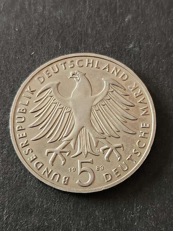 Bundes Republic 5 Deutsche Mark 1983 Martin Luther 1483-1546 - as per photograph