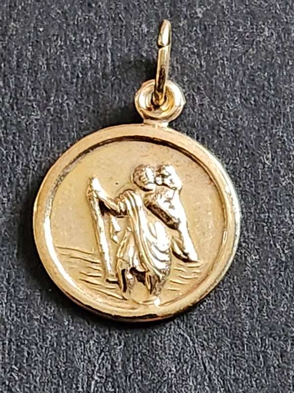 9ct Solid Gold St. Christopher Charm/Pendant 1.5g - as per photograph