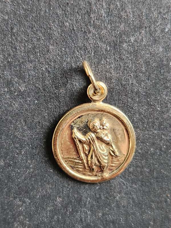 9ct Solid Gold St. Christopher Charm/Pendant 1.5g - as per photograph