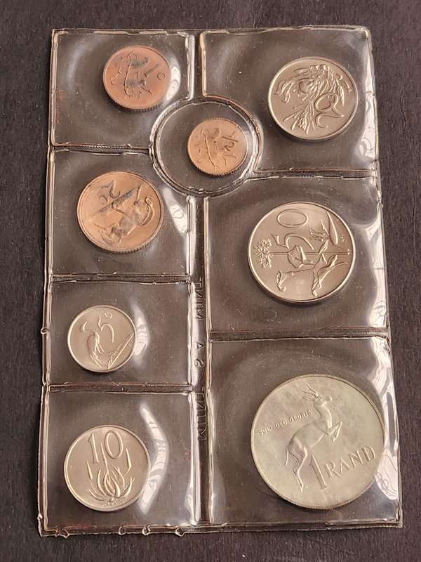 SA Mint Pack 1973 (including Silver One Rand) - as per photograph