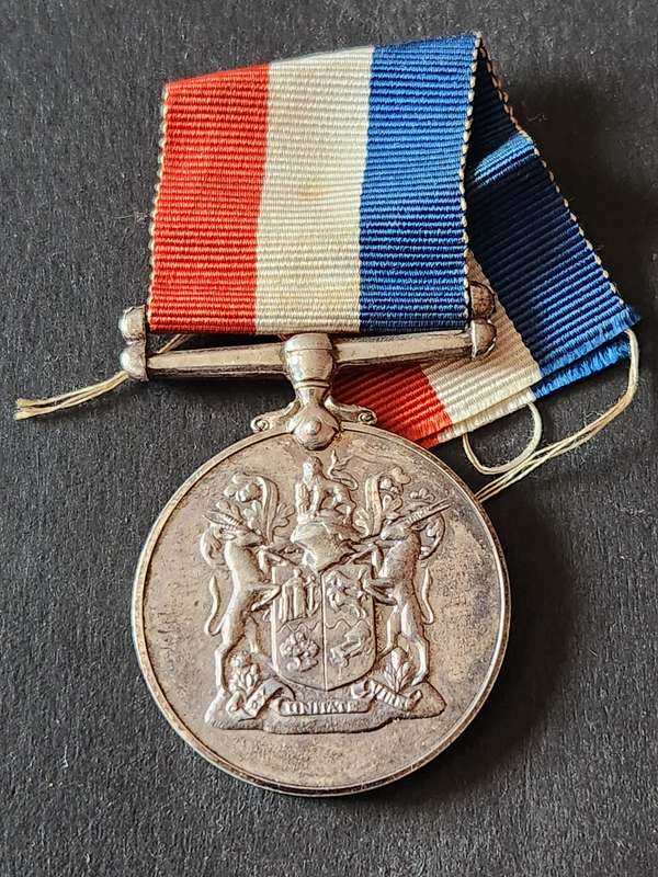 SA Medal for War Service 1939 -1945 Silver 34mm x 34mm - as per photograph