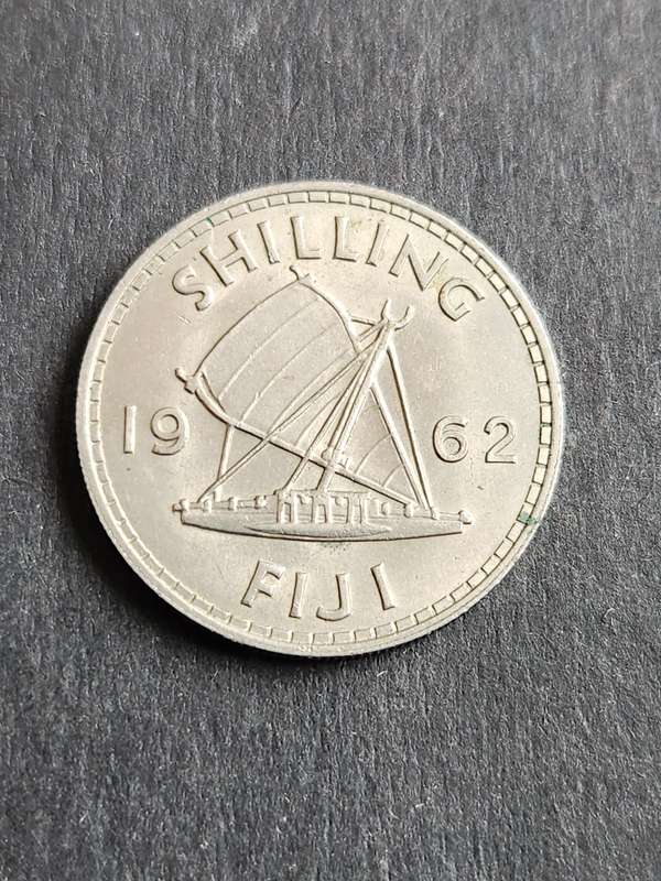 Fiji One Shilling 1962 - as per photograph