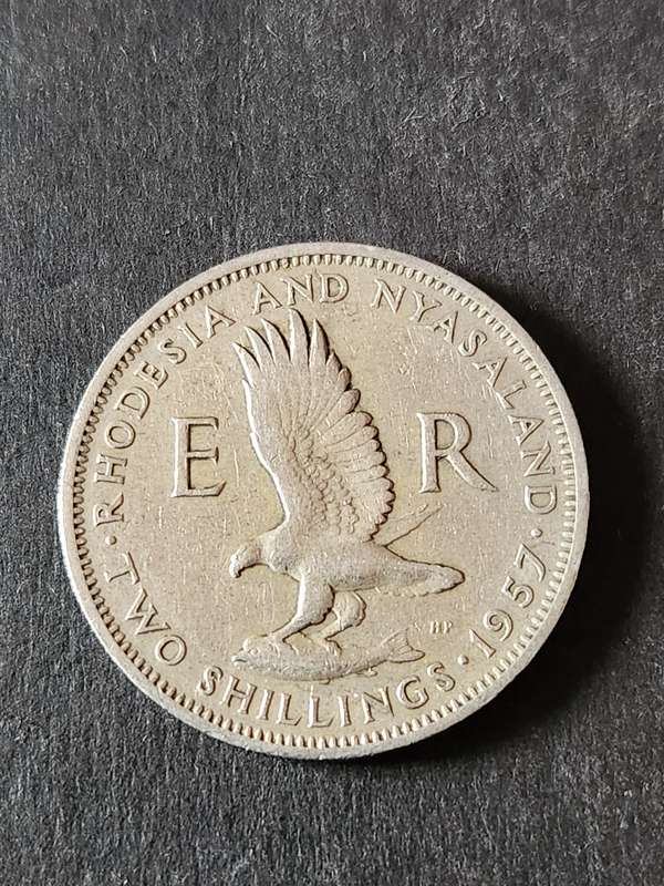 Rhodesia and Nysaland 2 Shillings 1957 - as per photograph