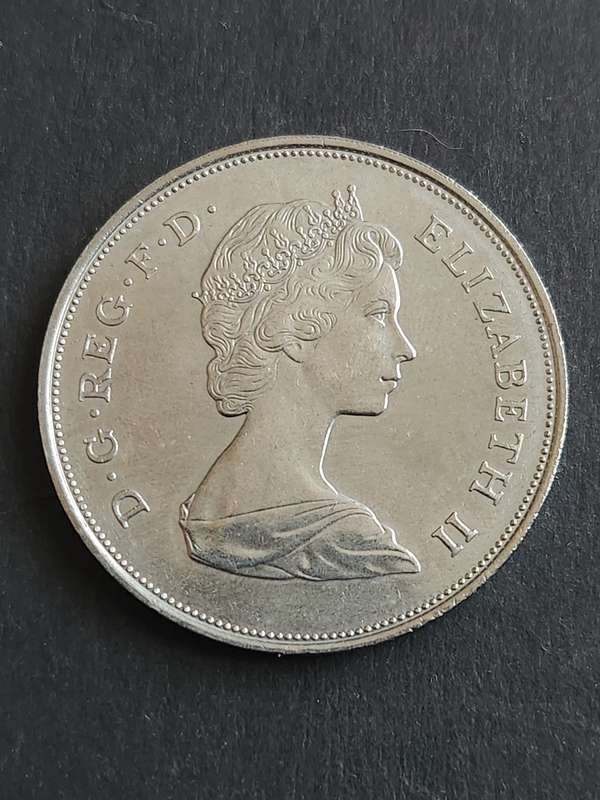 1980 Great Britain UK Queen Mother Elizabeth II 25 Newpence