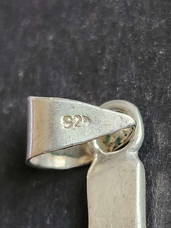 Vintage Sterling Silver Cross 3.7g