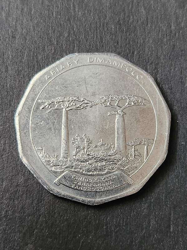 Madagascar 50 Ariary 2005 UNC