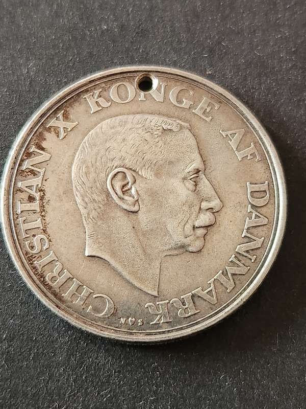 Denmark 2 Kroner 1937 (holed)