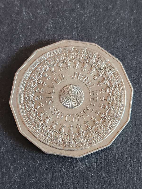 Australia 50 Cents Silver Jubilee 1977 (nice condition)