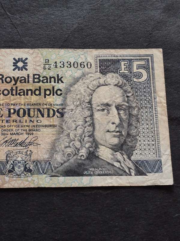 Royal Bank of Scotland 5 Pounds Commorative Royal College  of Surgeons