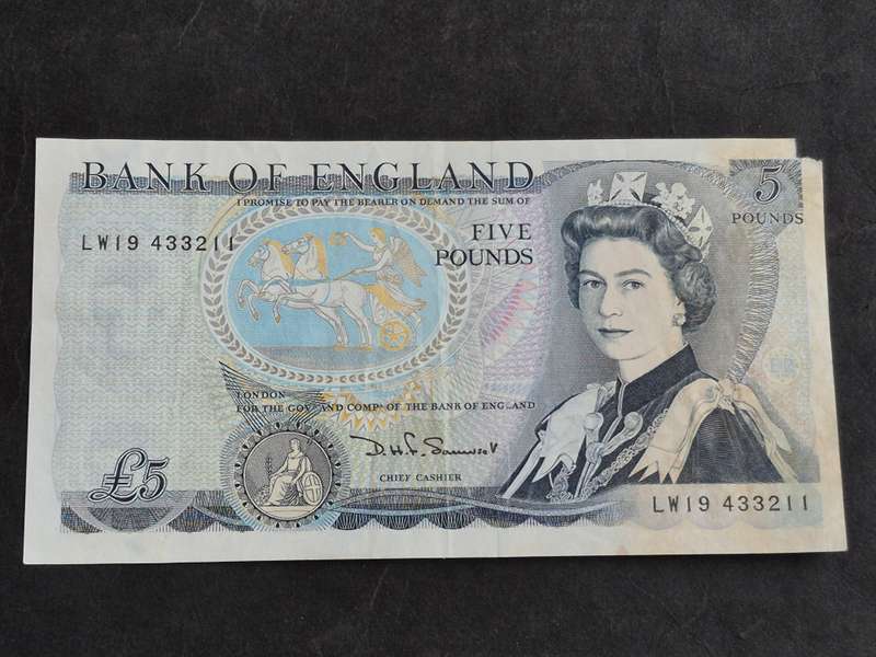 Bank of England Five Pounds (tear top right side)