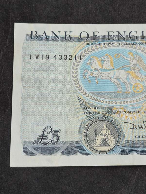 Bank of England Five Pounds (tear top right side)