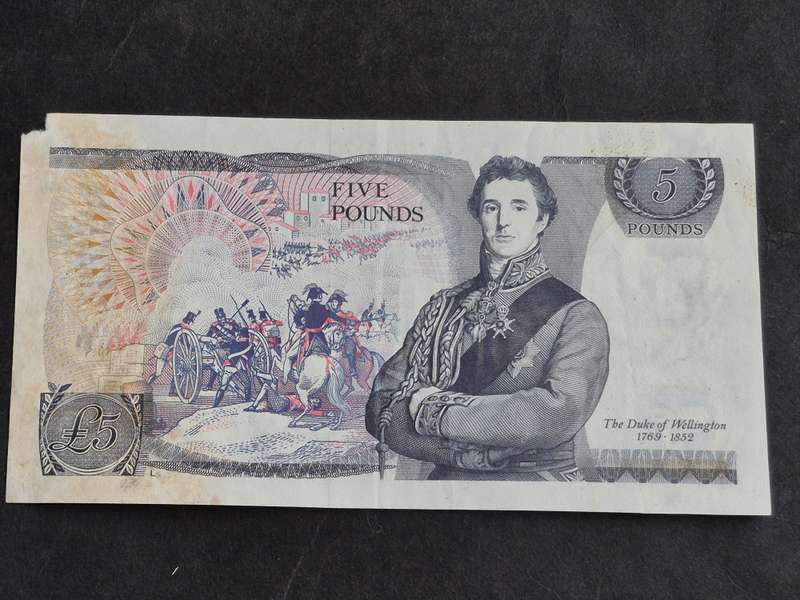 Bank of England Five Pounds (tear top right side)