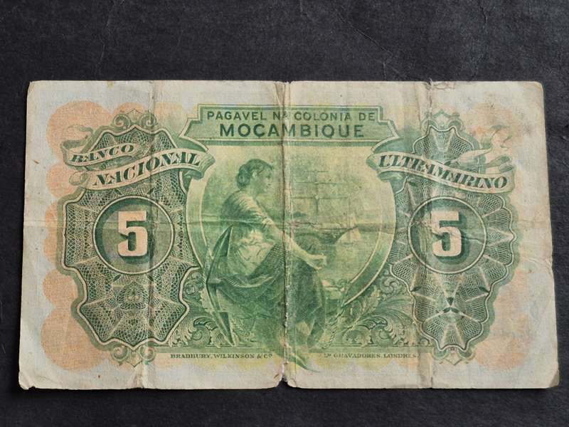 Mozambique Five Escudos 1945 (tears)