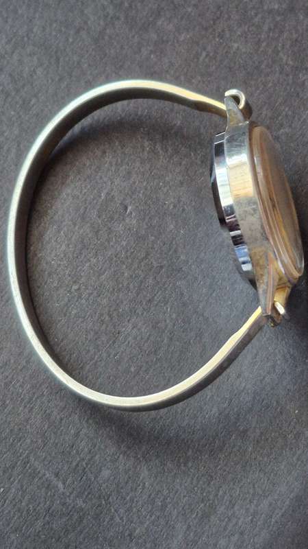 Vintage Ladies Sainst Tropez Shock Resistant Swiss made Mechanical Watch (not working)