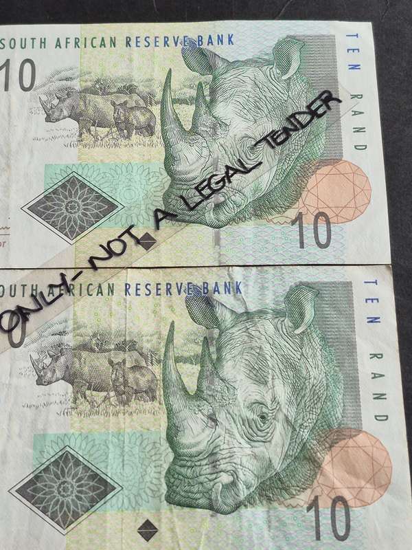 2 x TT Mboweni Ten Rand 2nd issue 2004 (nice condition)