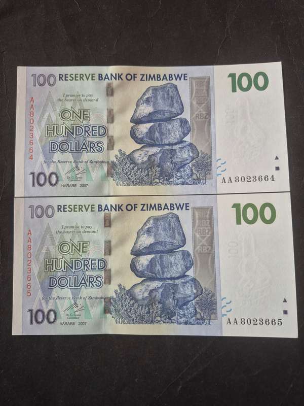 2 x Reserve Bank of Zimbabwe 100 Dollars AA series Harare 2007 consecutive numbers (nice condition)