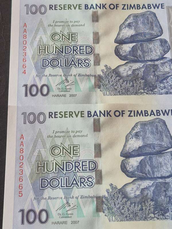 2 x Reserve Bank of Zimbabwe 100 Dollars AA series Harare 2007 consecutive numbers (nice condition)