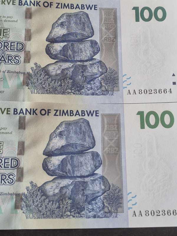 2 x Reserve Bank of Zimbabwe 100 Dollars AA series Harare 2007 consecutive numbers (nice condition)