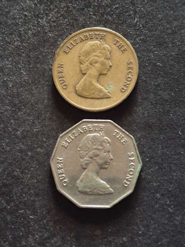 2 x East Caribbean States 1 Dollar 1981/2000