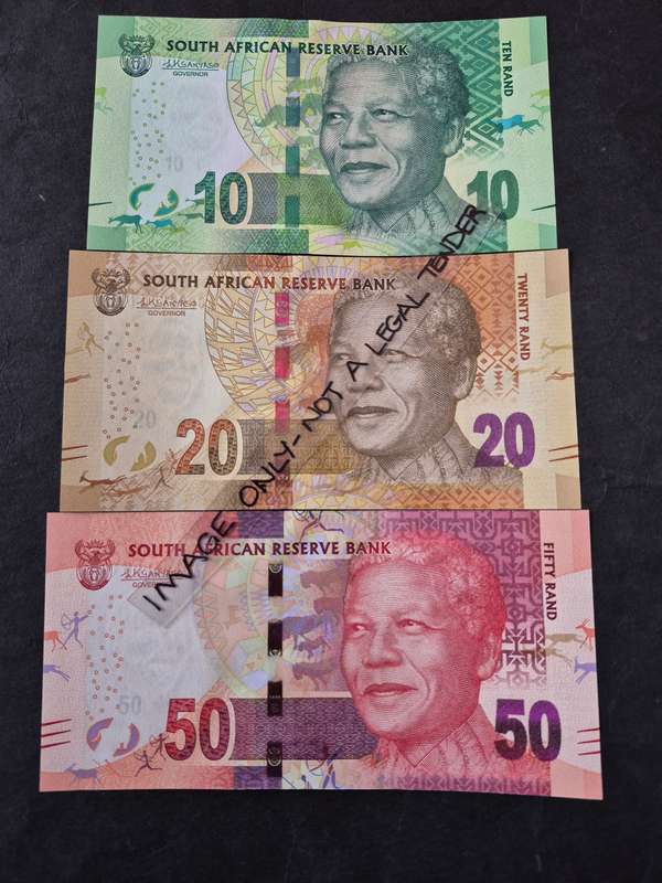 L. Kganyago 1st issue Low Numbered Set R10, R20, R50, R100, R200 (same numbers) excellent condition