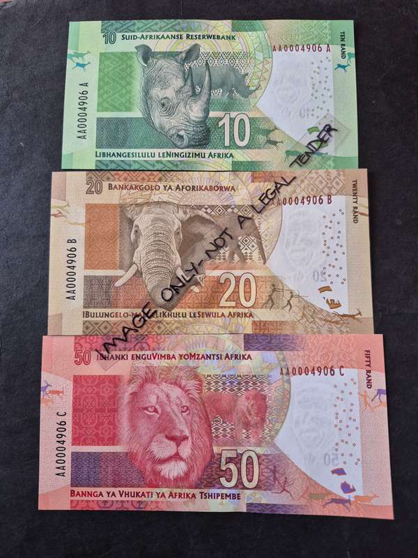 L. Kganyago 1st issue Low Numbered Set R10, R20, R50, R100, R200 (same numbers) excellent condition