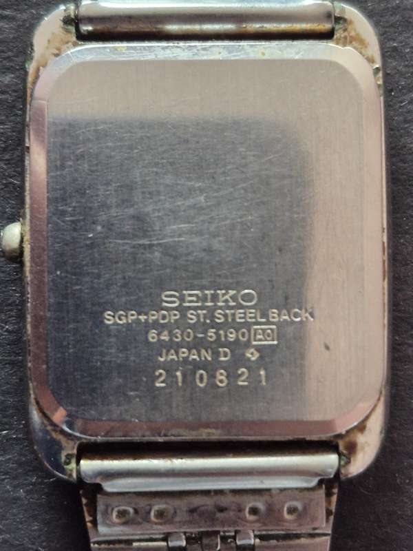 Vintage Men's Seiko Quartz Wrist Watch (not working) ideal for spares
