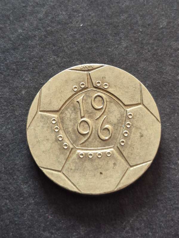 UK 2 Pounds Euro 1996 Soccer Coin