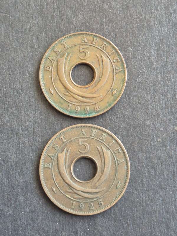 2 x East Africa 5 Cents 1924/1925
