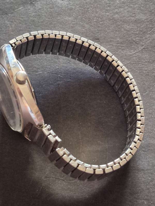 Vintage Roamer Searock Quartz Men's Wrist Watch (untested) not working