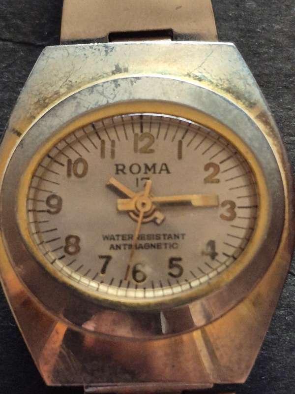 Vintage Ladies Roma 17 Jewels Water Resistant Anti Magnetic Watch (not working)